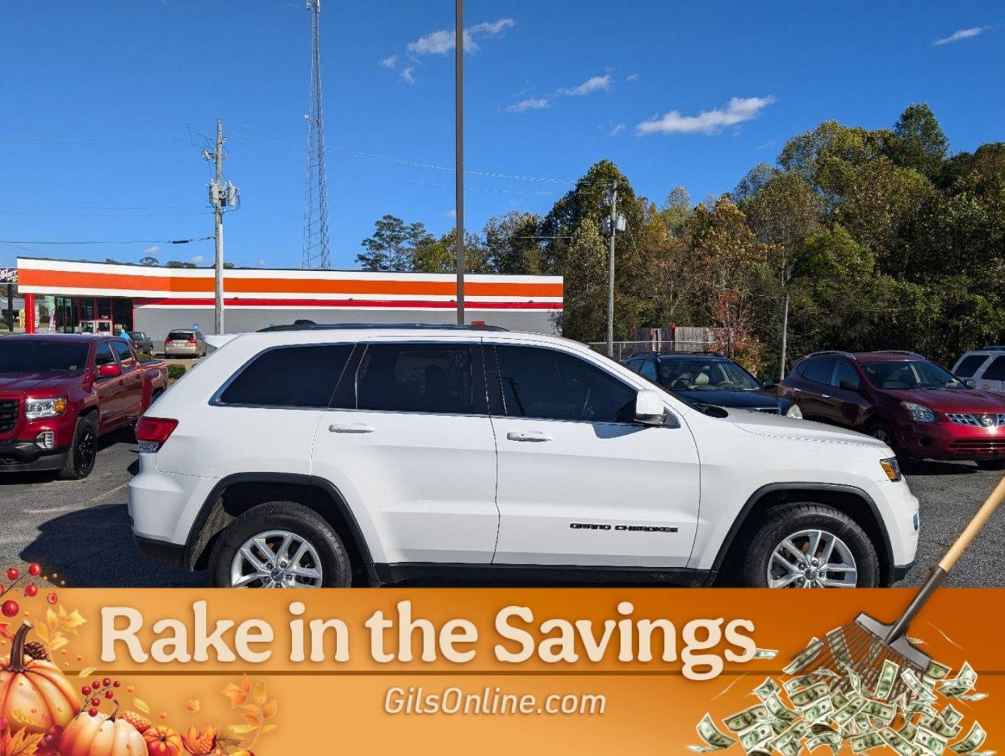 2017 /Black Jeep Grand Cherokee Laredo (1C4RJEAG2HC) with an Regular Unleaded V-6 3.6 L/220 engine, 8-Speed Automatic w/OD transmission, located at 3959 U.S. 80 W, Phenix City, AL, 36870, (334) 297-4885, 32.469296, -85.135185 - 2017 Jeep Grand Cherokee Laredo - Photo#3