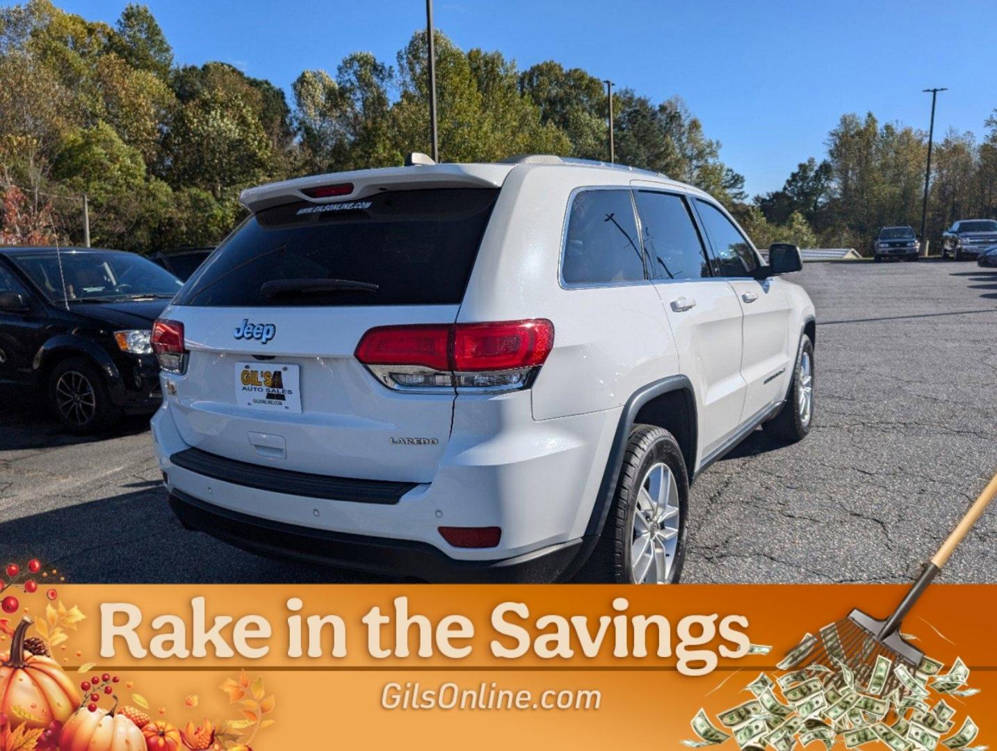 2017 /Black Jeep Grand Cherokee Laredo (1C4RJEAG2HC) with an Regular Unleaded V-6 3.6 L/220 engine, 8-Speed Automatic w/OD transmission, located at 3959 U.S. 80 W, Phenix City, AL, 36870, (334) 297-4885, 32.469296, -85.135185 - 2017 Jeep Grand Cherokee Laredo - Photo#4