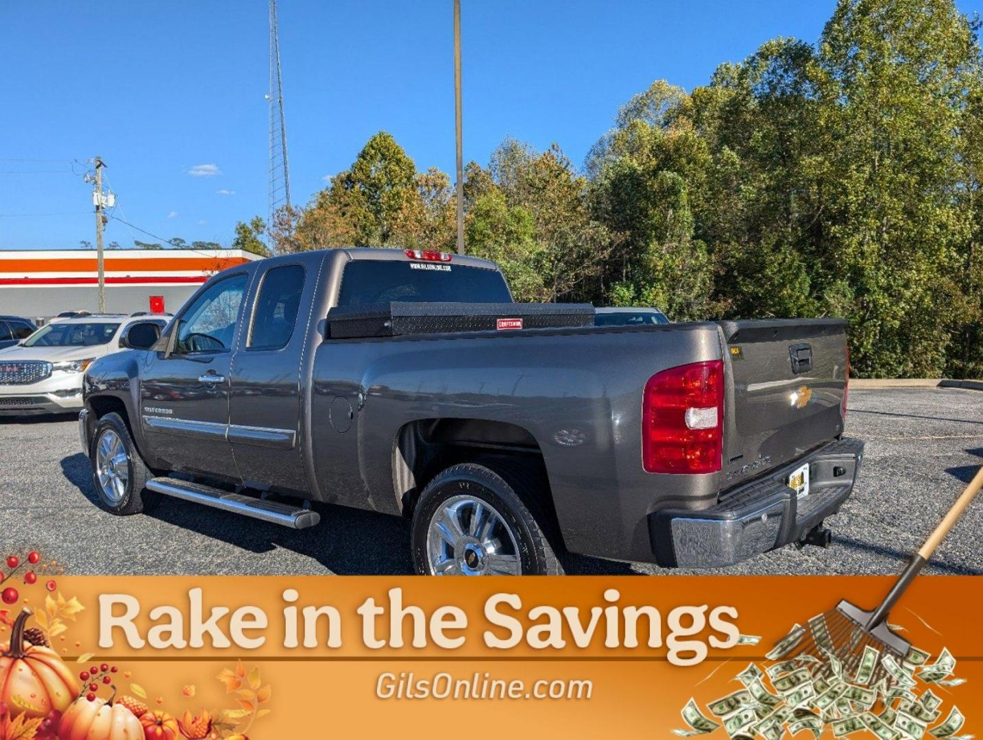 2012 /Ebony Chevrolet Silverado 1500 LT (1GCRCSE08CZ) with an Gas/Ethanol V8 5.3L/323 engine, 6-Speed Automatic transmission, located at 3959 U.S. 80 W, Phenix City, AL, 36870, (334) 297-4885, 32.469296, -85.135185 - 2012 Chevrolet Silverado 1500 LT - Photo#6