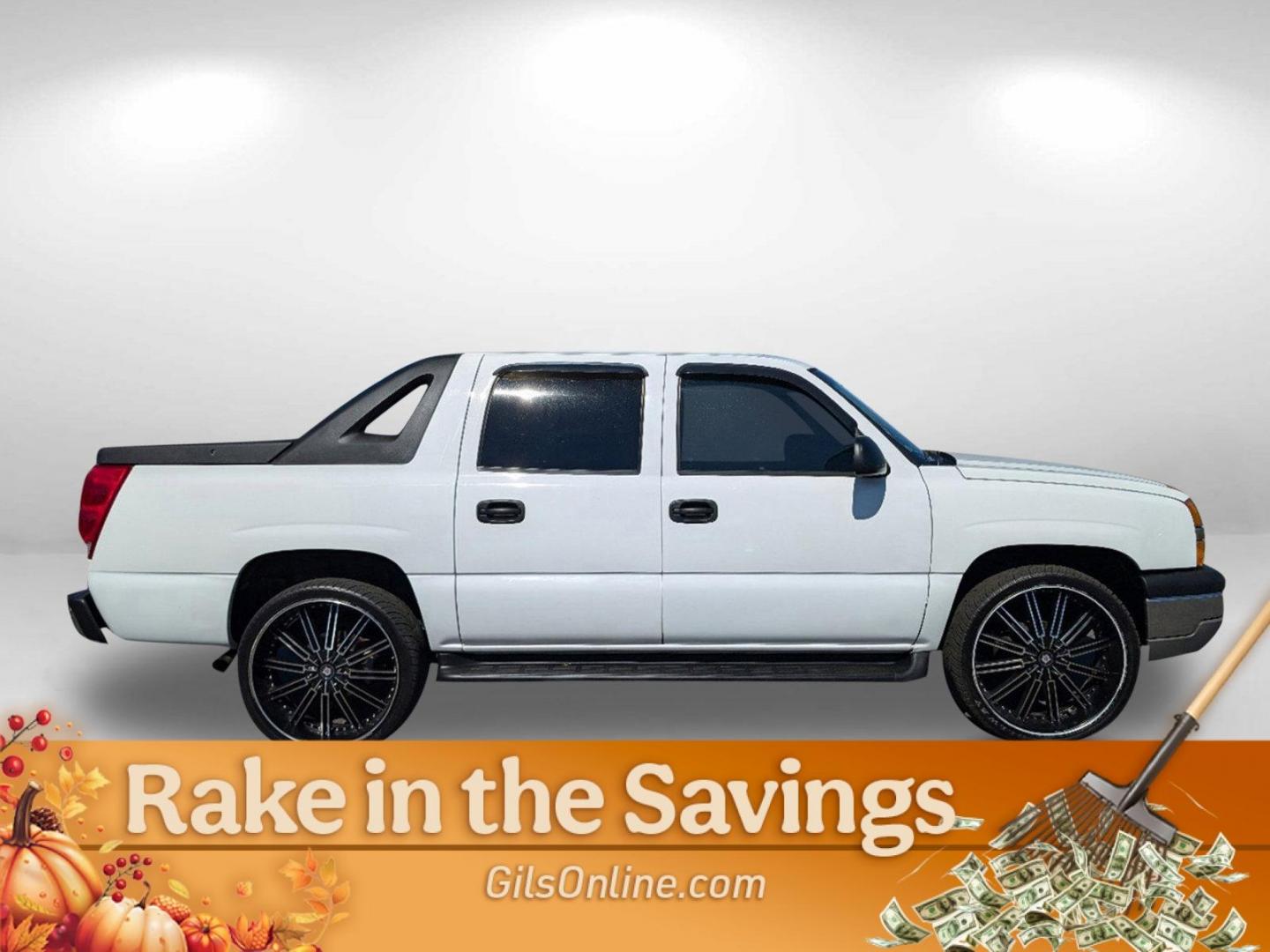 2005 Summit White /Gray/Drk Charcoal Chevrolet Avalanche LS (3GNEC12Z45G) with an Gas/Ethanol V8 5.3L/327 engine, 4-Speed Automatic w/OD transmission, located at 521 Old Farm Lane Rd, Prattville, AL, 36066, (334) 325-1505, 32.482460, -86.416367 - 2005 Chevrolet Avalanche LS - Photo#6