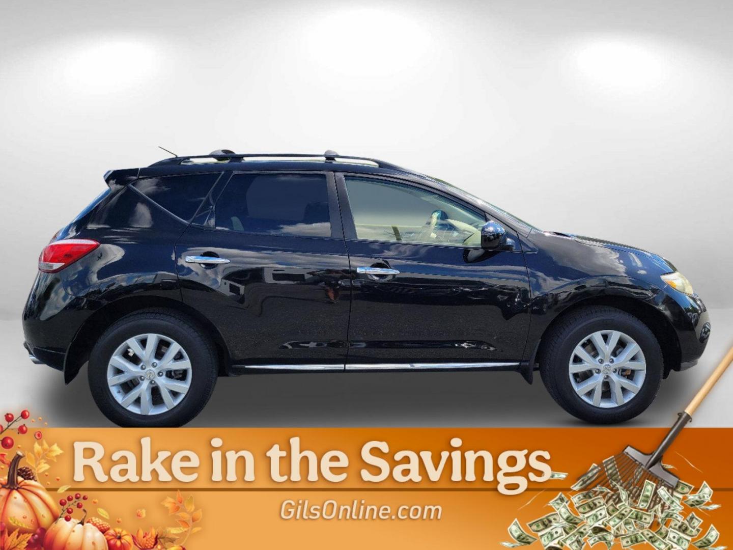 2013 Super Black /Beige Nissan Murano SL (JN8AZ1MU9DW) with an Gas V6 3.5L/ engine, 1-Speed Continuously Variable Ratio transmission, located at 1430 Gateway Drive, Opelika, AL, 36801, (334) 239-0944, 32.637871, -85.409790 - 2013 Nissan Murano SL - Photo#3