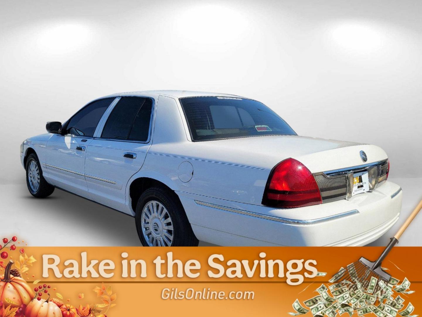 2007 White Mercury Grand Marquis LS (2MEFM75V17X) with an Gas/Ethanol V8 4.6L/281 engine, 4-Speed Automatic w/OD transmission, located at 804 22nd Ave, Phenix City, AL, 36870, (334) 297-1860, 32.484749, -85.024475 - 2007 Mercury Grand Marquis LS - Photo#6