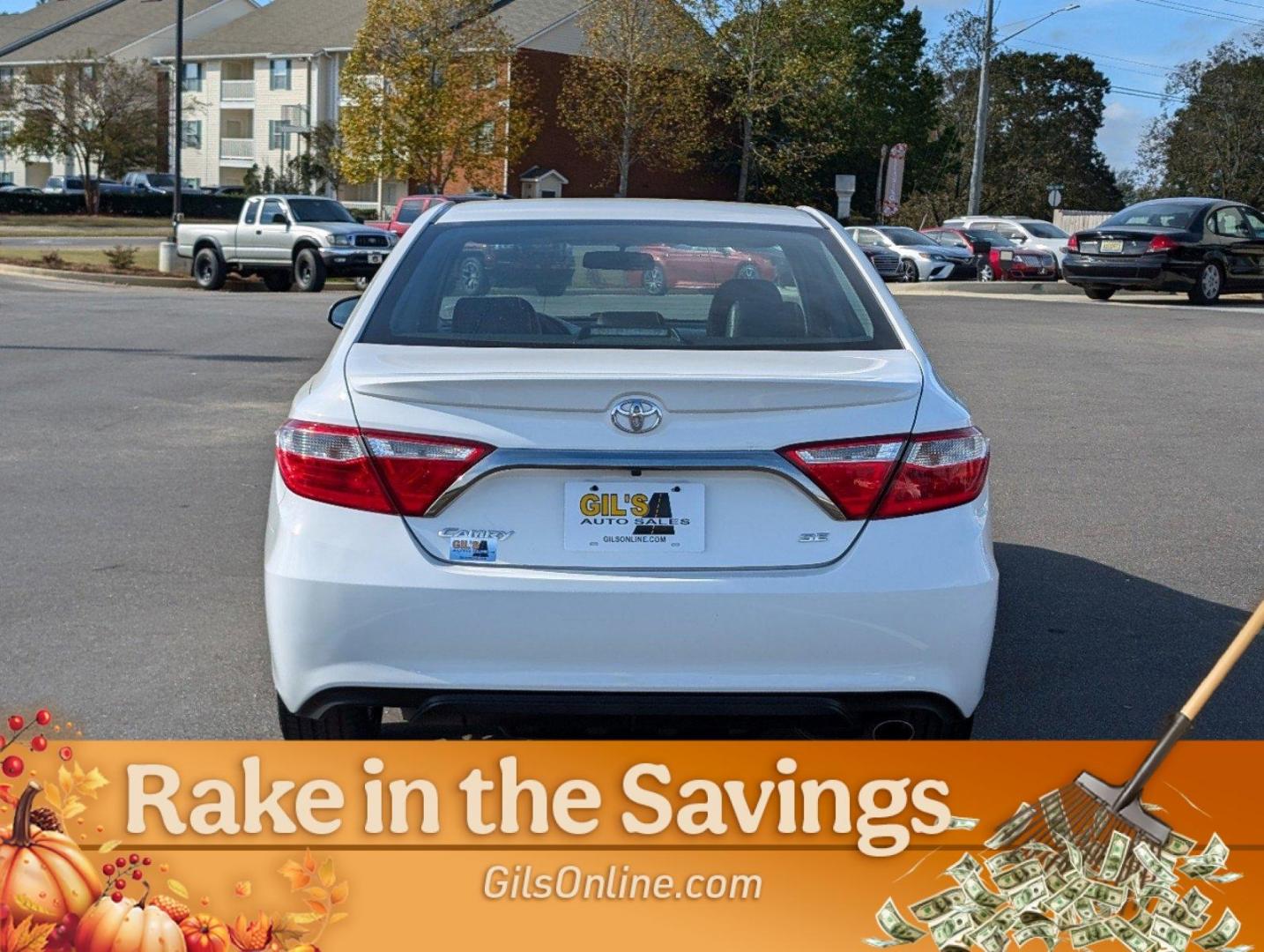 2017 White Toyota Camry XLE (4T1BF1FK8HU) with an Regular Unleaded I-4 2.5 L/152 engine, 6-Speed Automatic w/OD transmission, located at 521 Old Farm Lane Rd, Prattville, AL, 36066, (334) 325-1505, 32.482460, -86.416367 - 2017 Toyota Camry XLE - Photo#10