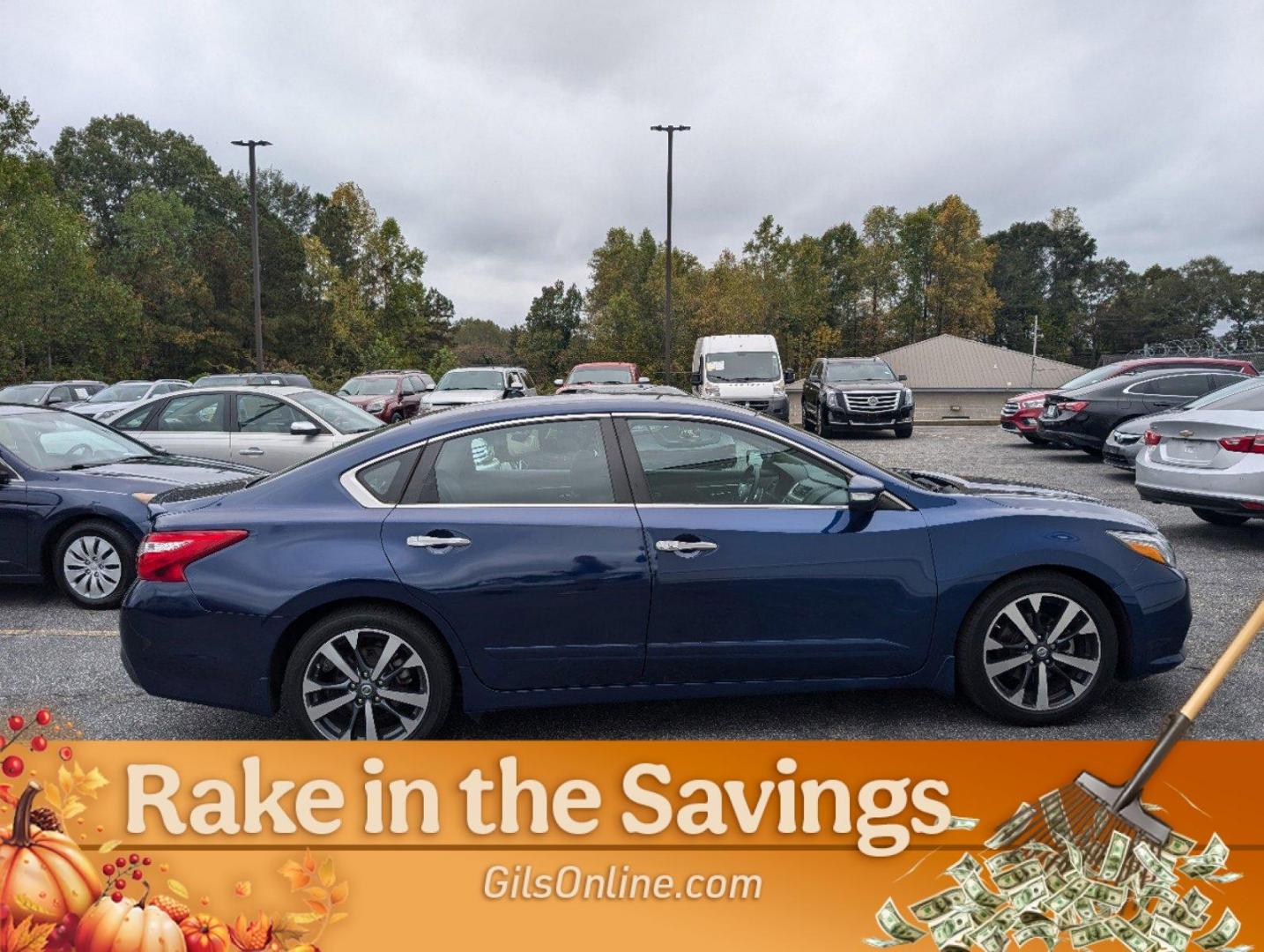 2016 Deep Blue Pearl /Charcoal Nissan Altima 2.5 SR (1N4AL3AP4GC) with an Regular Unleaded I-4 2.5 L/152 engine, 1-Speed CVT w/OD transmission, located at 804 22nd Ave, Phenix City, AL, 36870, (334) 297-1860, 32.484749, -85.024475 - 2016 Nissan Altima 2.5 SR - Photo#4