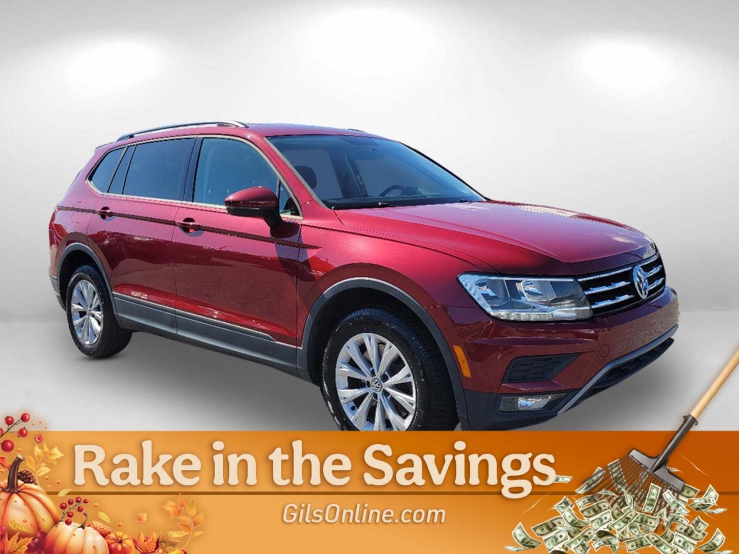 2018 Red Volkswagen Tiguan S (3VV1B7AX7JM) with an Intercooled Turbo Regular Unleaded I-4 2.0 L/121 engine, 8-Speed Automatic w/OD transmission, located at 521 Old Farm Lane Rd, Prattville, AL, 36066, (334) 325-1505, 32.482460, -86.416367 - 2018 Volkswagen Tiguan S - Photo#4