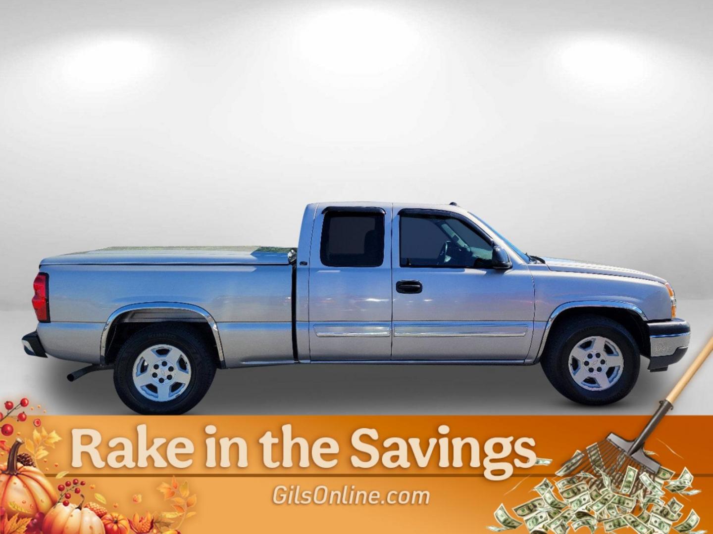 2005 Silver Birch Metallic /Medium Gray Chevrolet Silverado 1500 LT (2GCEC19T651) with an Gas V8 5.3L/325 engine, 4-Speed Automatic w/OD transmission, located at 7000 Northlake Connector, Columbus, GA, 31904, (706) 987-8085, 32.524975, -84.978134 - 2005 Chevrolet Silverado 1500 LT - Photo#3