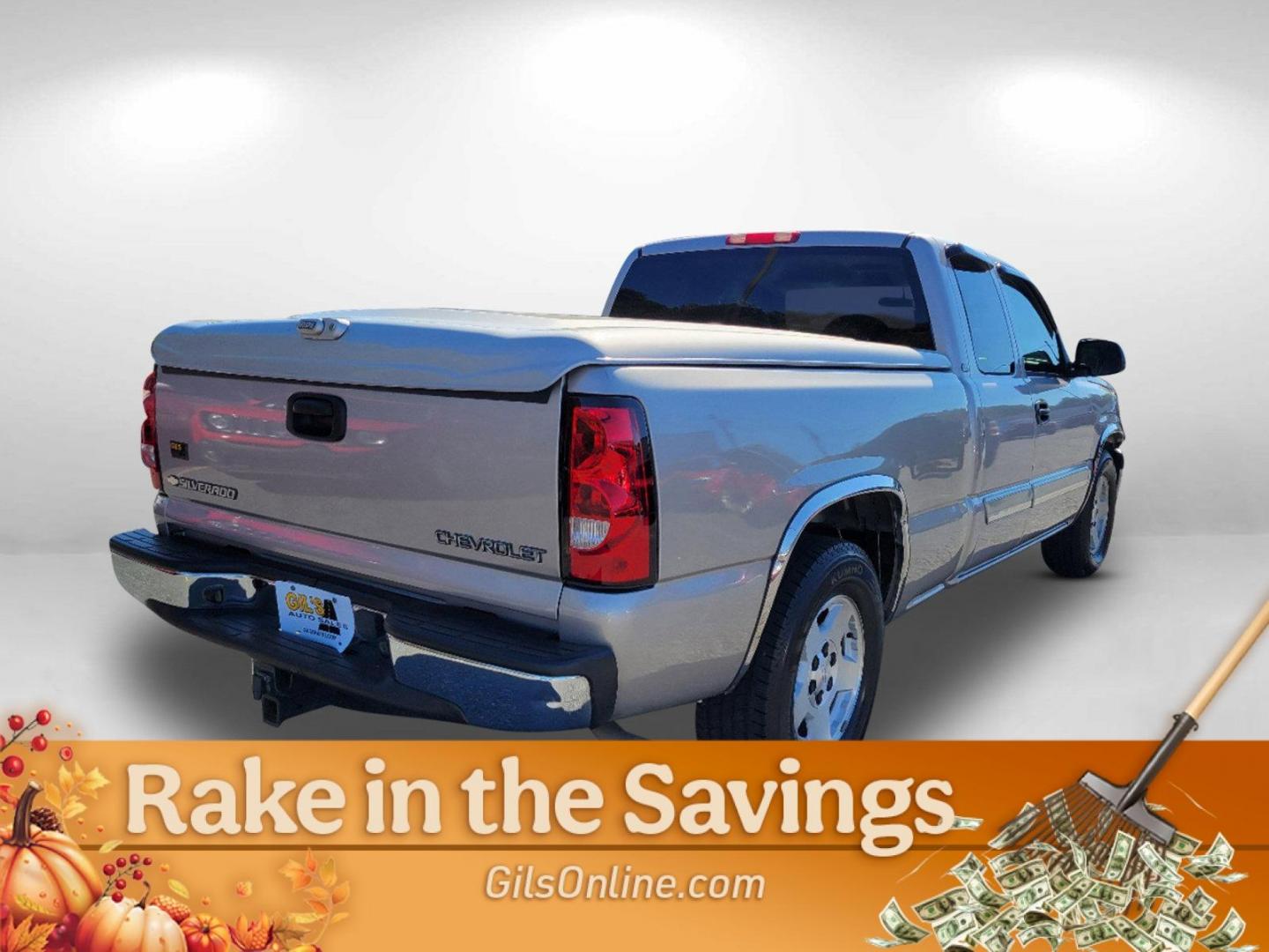 2005 Silver Birch Metallic /Medium Gray Chevrolet Silverado 1500 LT (2GCEC19T651) with an Gas V8 5.3L/325 engine, 4-Speed Automatic w/OD transmission, located at 7000 Northlake Connector, Columbus, GA, 31904, (706) 987-8085, 32.524975, -84.978134 - 2005 Chevrolet Silverado 1500 LT - Photo#13