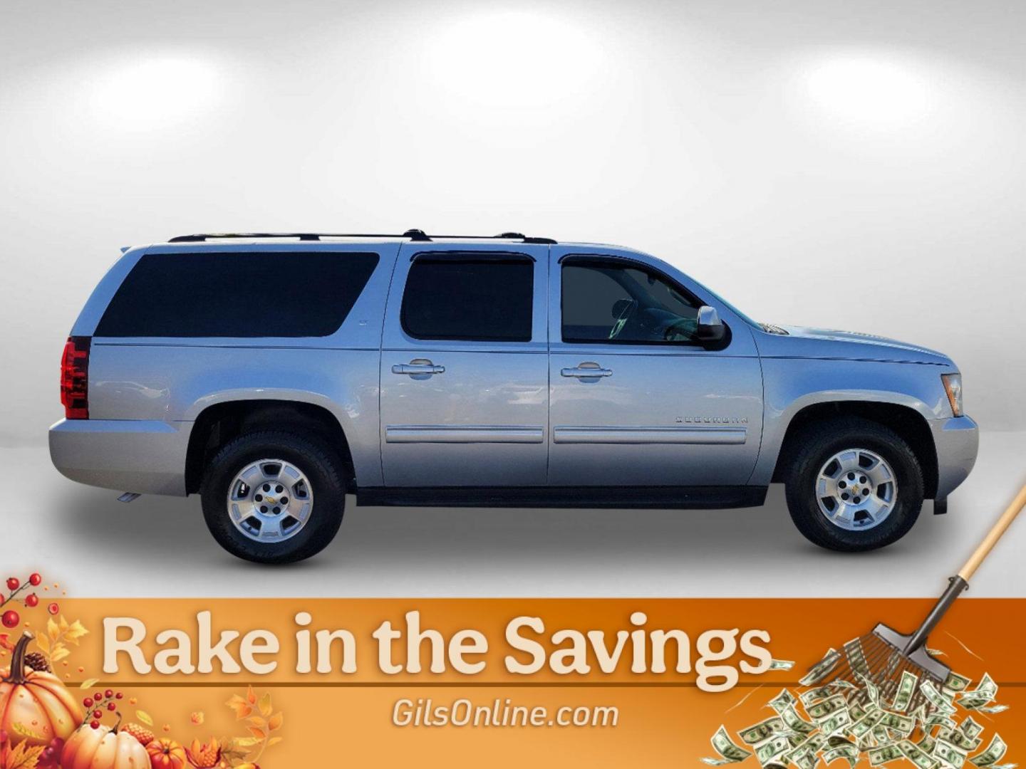 2012 Silver Ice Metallic /Light Titanium/Dark Titanium Chevrolet Suburban LT (1GNSCJE00CR) with an Gas/Ethanol V8 5.3L/323 engine, 6-Speed Automatic transmission, located at 3959 U.S. 80 W, Phenix City, AL, 36870, (334) 297-4885, 32.469296, -85.135185 - 2012 Chevrolet Suburban LT - Photo#6