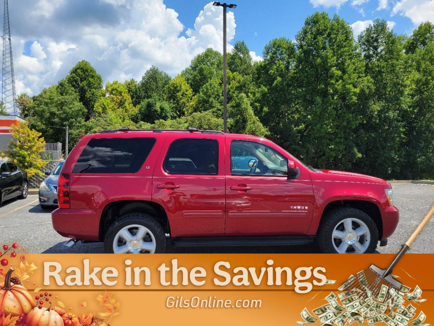 2012 Crystal Red Tintcoat /Light Cashmere/Dark Cashmere Chevrolet Tahoe LT (1GNSKBE05CR) with an Gas/Ethanol V8 5.3L/323 engine, 6-Speed Automatic w/OD transmission, located at 804 22nd Ave, Phenix City, AL, 36870, (334) 297-1860, 32.484749, -85.024475 - 2012 Chevrolet Tahoe LT - Photo#4